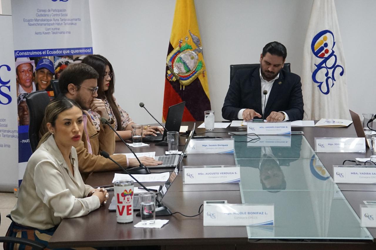 El CPCCS alarga la aprobación del reglamento del concurso para fiscal ...