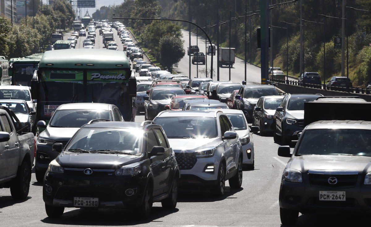 Restricciones de tránsito y vías alternas por las marchas del 25N en Quito
