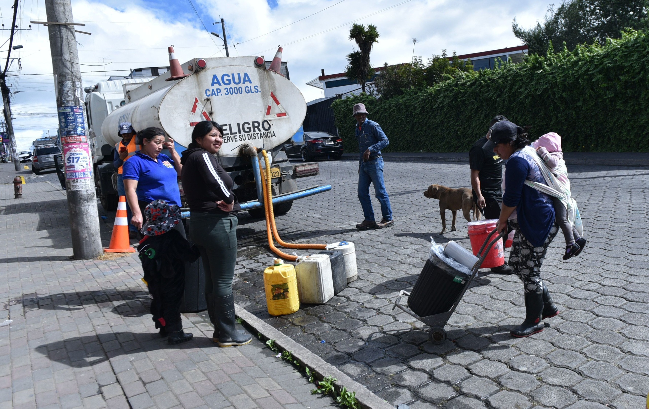 El servicio de agua potable llega a Quito y se restablece con ...