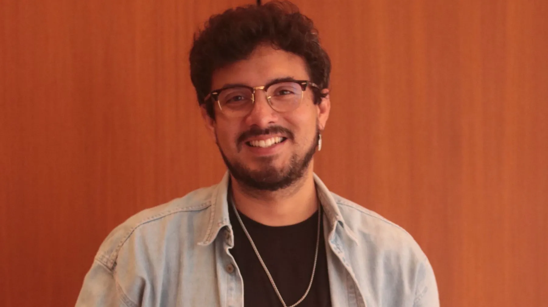 José Antonio Villafuerte fusiona instrumentos reales y ritmos latinos